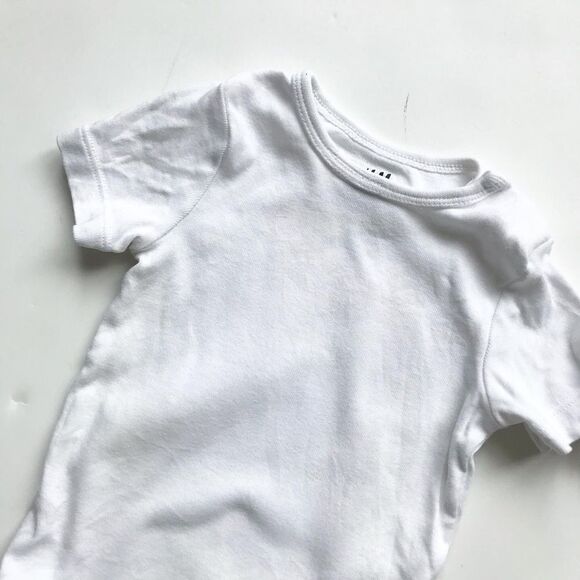 H&M white plain diaper shirts EUC/play 4-6m & 6-9m - Picture 2 of 7